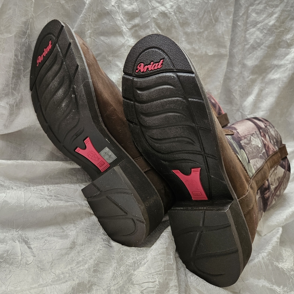 Ariat, Camo and pink, women's 9.5